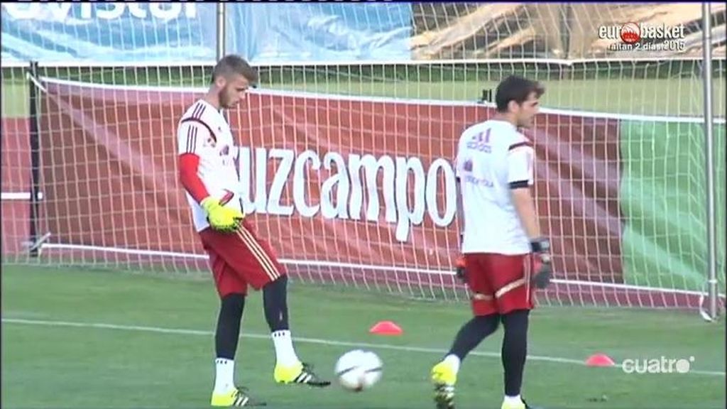 ¡David de Gea vacila a Casillas con un caño 'traicionero' en el entrenamiento de La Roja!