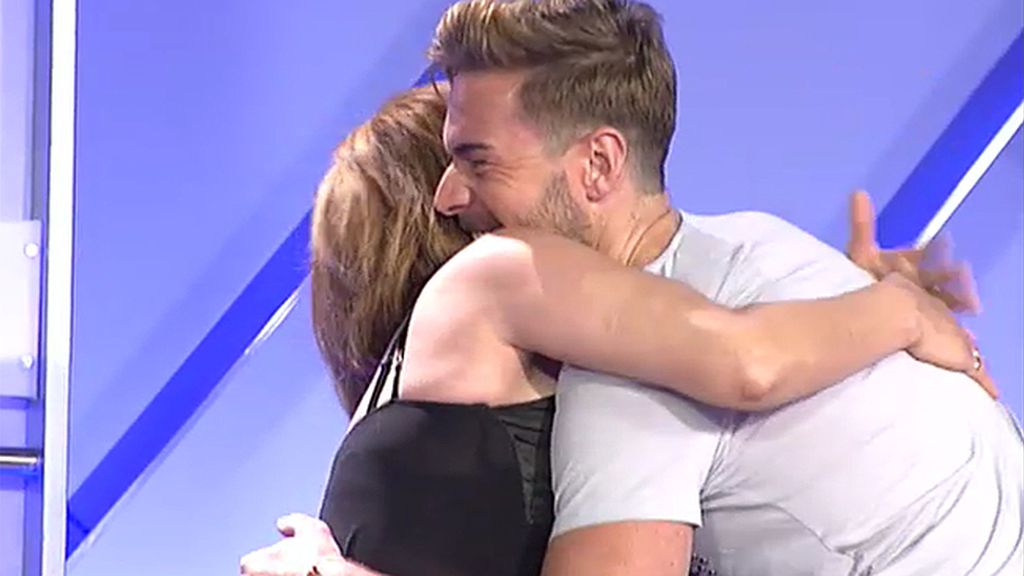 Amelia, a Tony: "¡Qué buenísimo estás! Es una pena no tener veinte años"