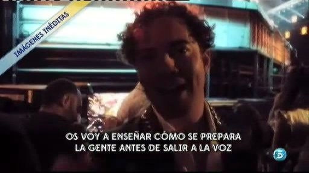 David Bisbal hace de reportero en unas imágenes inéditas en 'La Voz'