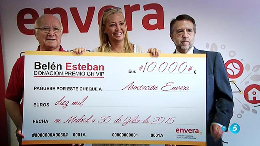 Belén Esteban entrega 10.000€ de su premio de 'GH VIP' a la Asociación Envera