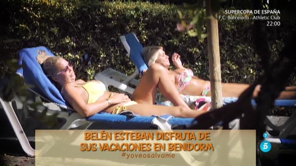 Belén Esteban y su amiga Mariví muy relajadas en Benirdorm