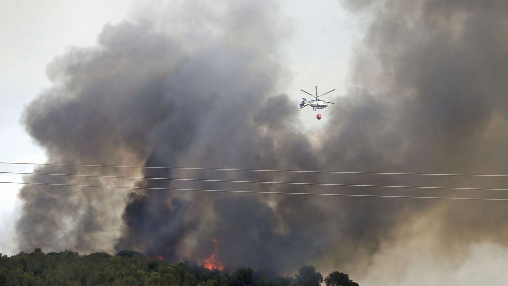 El fuego asola 1.200 hectáreas en Carcaixent