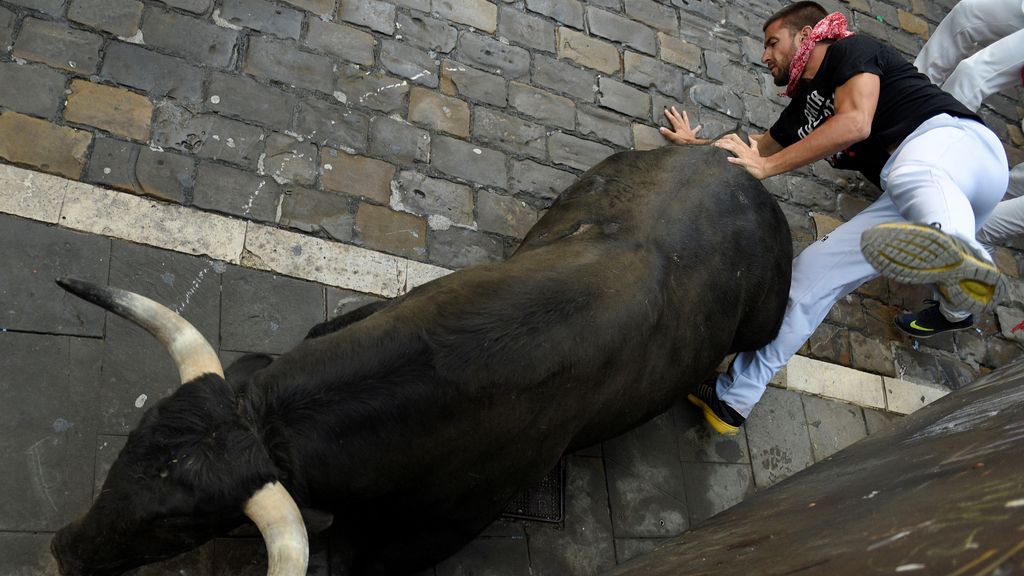 El segundo encierro de Sanfermines deja cinco heridos por asta de toro