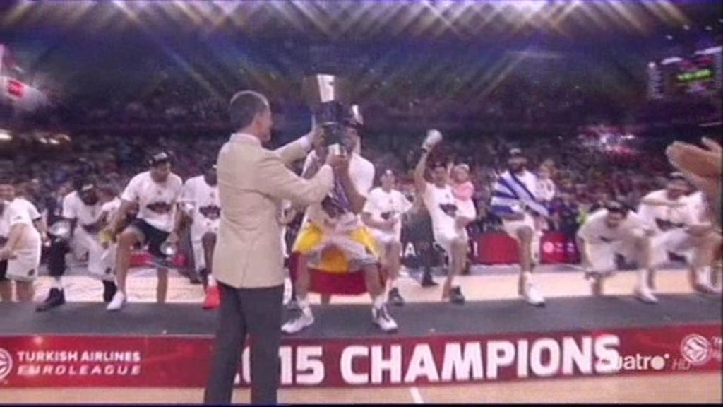 El Madrid celebra la Euroliga 20 años después: champán, fiesta y “lo que surja”