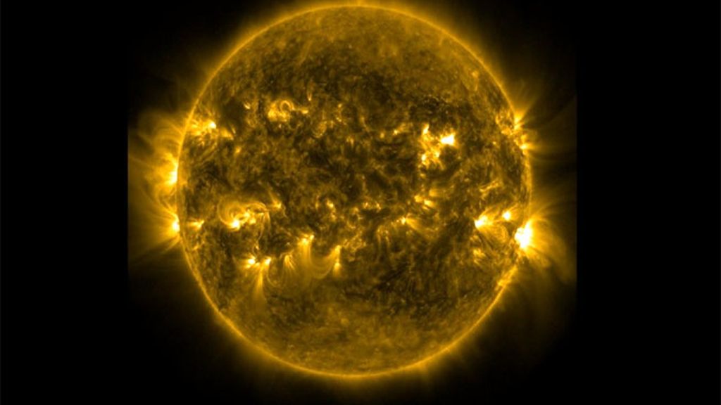 Telescopios de la NASA captan una espectacular explosión solar