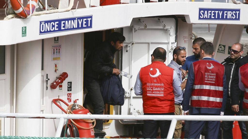 Siguen las deportaciones de refugiados de Grecia a Turquía