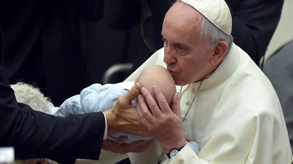 El Papa pide en el Vaticano que se termine con los prejuicios raciales contra los gitanos