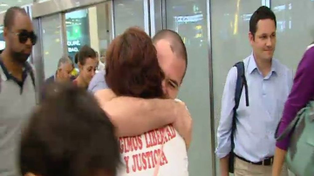 El padre Antonio regresa a España tras 37 días detenido en el Salvador