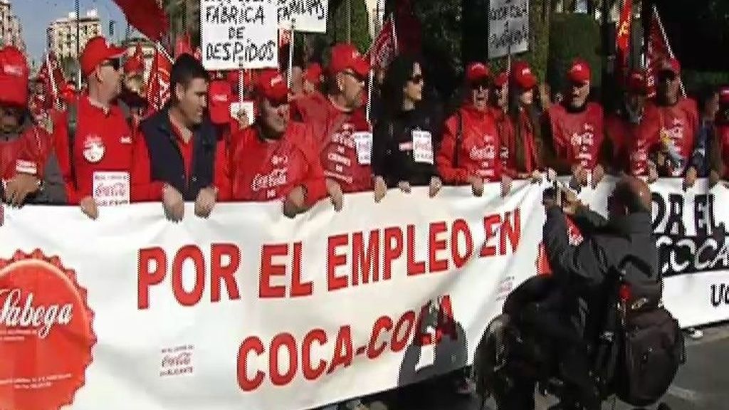 Multitudinarias manifestaciones en Alicante y Valencia contra el ERE de Coca Cola