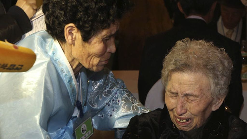 Familias coreanas se encuentran después de 60 años sin verse por culpa de la guerra