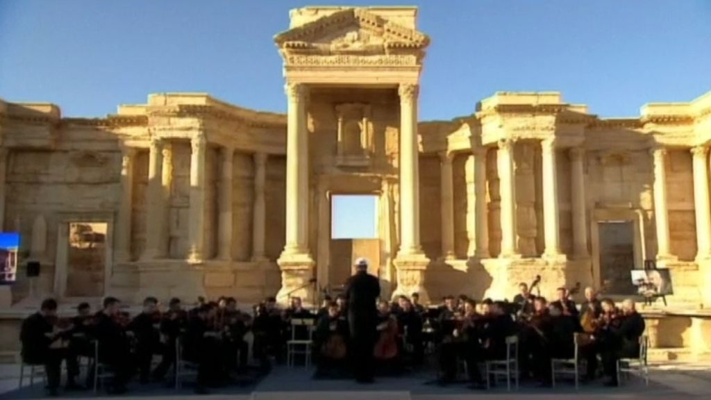 Histórico concierto de música clásica en Palmira tras serle arrebatada al ISIS