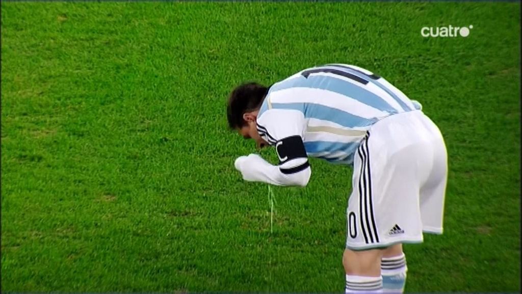 Leo Messi volvió a vomitar durante el partido con Argentina ante Rumanía