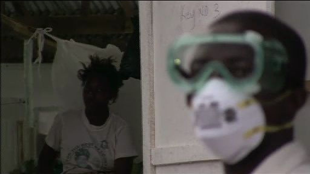Escasez de medios y ambulancias para los enfermos de ébola en Liberia