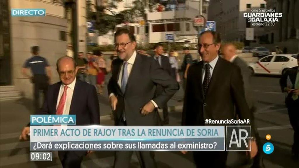 Mariano Rajoy llega a su primer acto público tras la renuncia de Soria