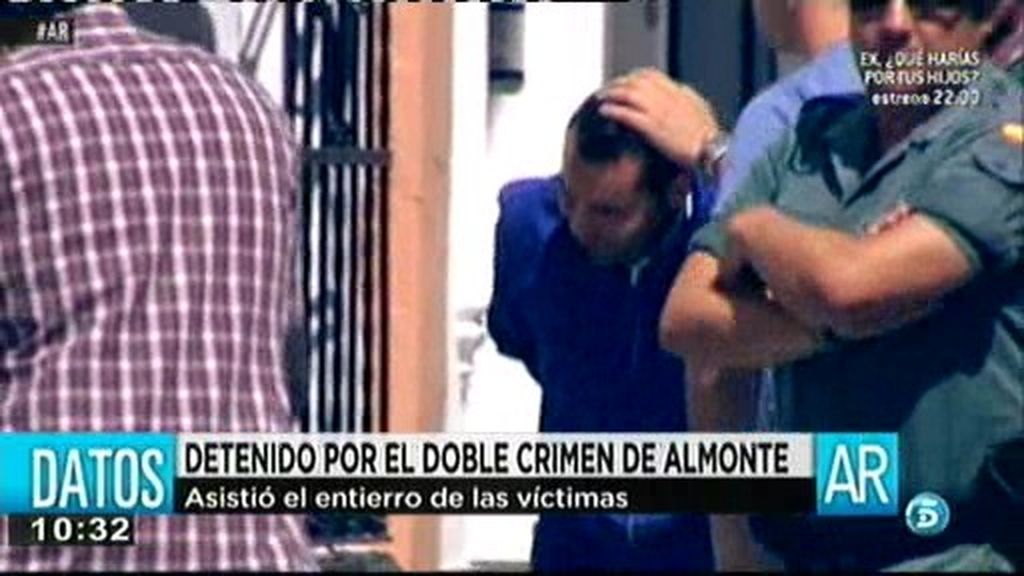 El detenido por el doble crimen de Almonte asistió al entierro de las víctimas