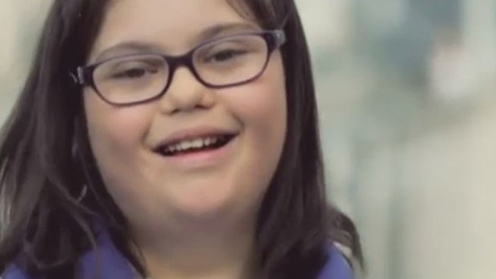 Francia censura una campaña que muestra felices a jóvenes con síndrome de Down