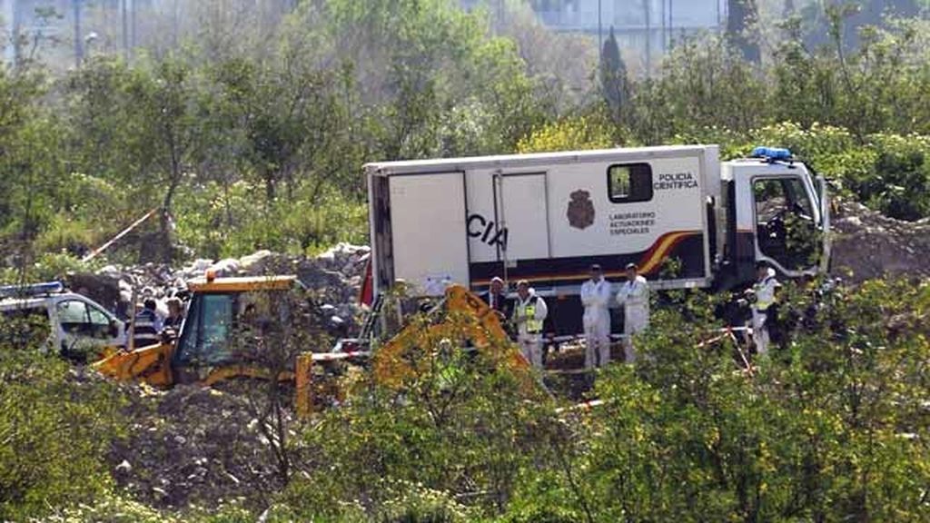 Encuentran restos óseos en la escombrera en la que buscan a Marta del Castillo