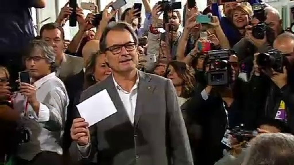 Mas invita a Rajoy a dialogar en la Generalitat