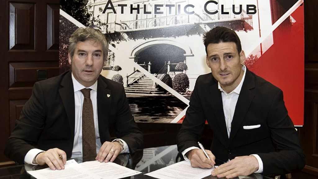 Aritz Aduriz renueva con el Athletic Club hasta 2018