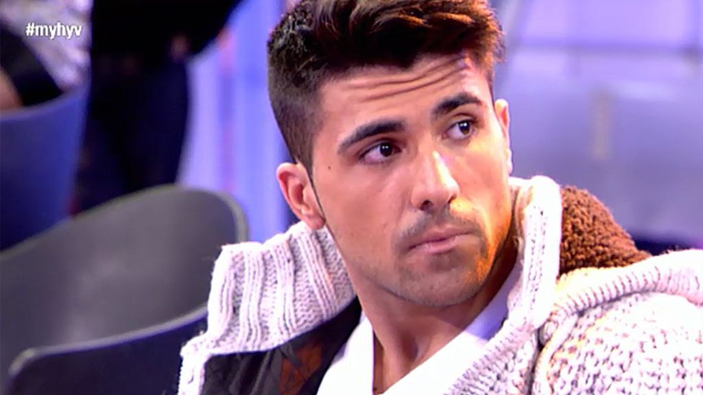 Liz sienta a Diego en la silla caliente Liz sienta a Diego en la silla caliente