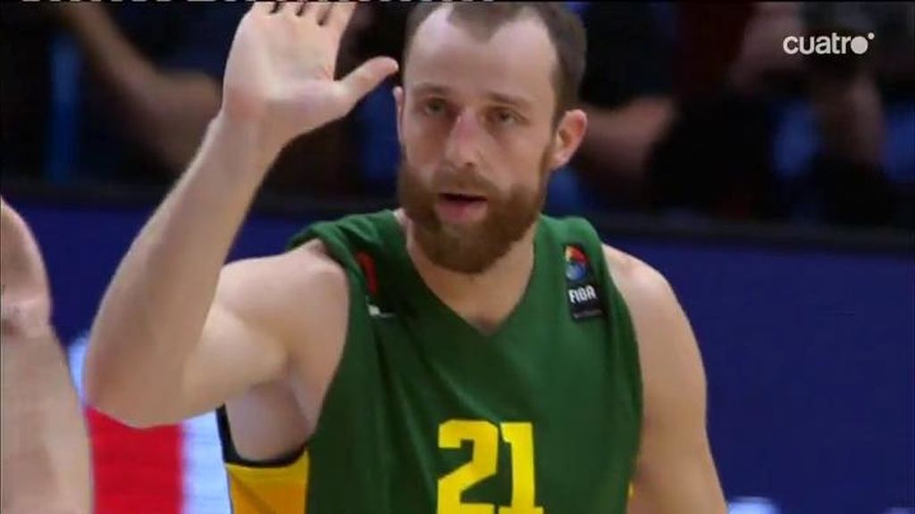 ¡Desde Kaunas! ¡Milaknis clava un triple desde nueve metros y dispara a Lituania!