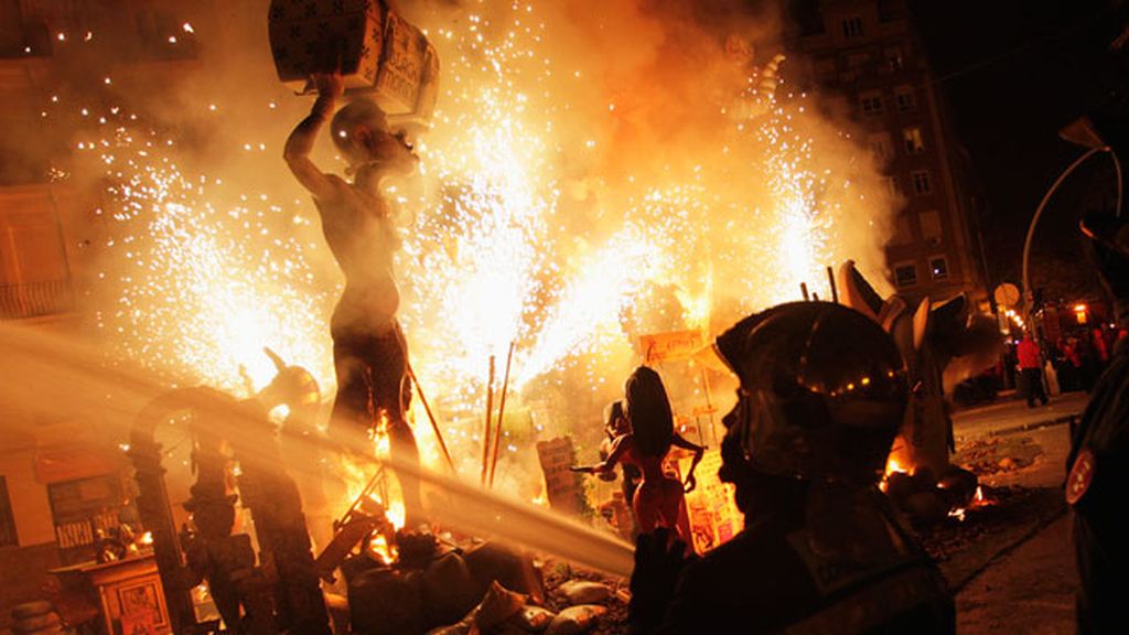 Arden las fallas, se apaga la fiesta
