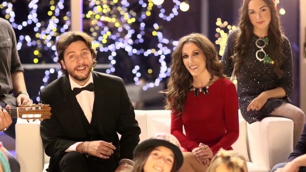 Malú, Manuel Carrasco y los concursantes de 'La Voz' nos felicitan la Navidad