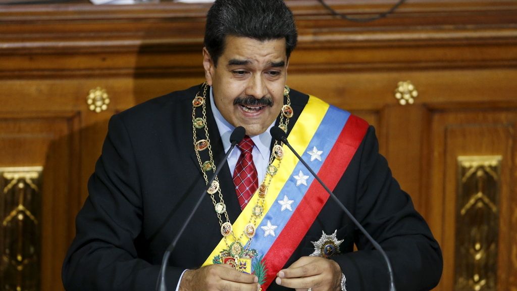 Maduro decreta la "emergencia económica" en Venezuela