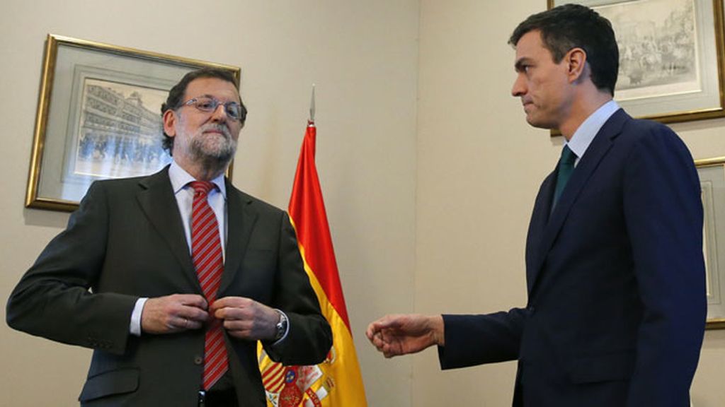 Rajoy evita dar la mano a Sánchez en su reunión en el Congreso