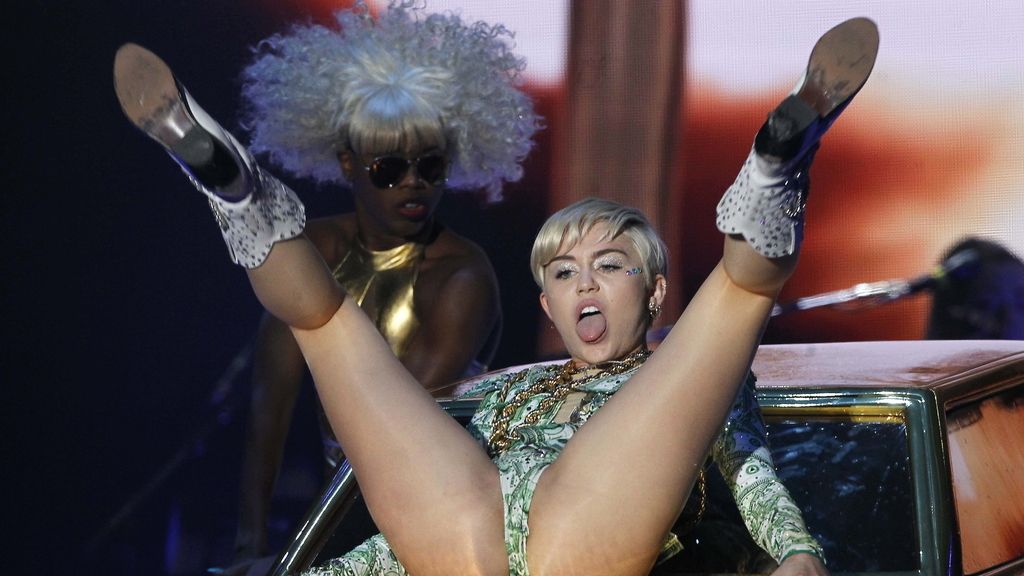 Miley Cyrus no enseña nada nuevo en Madrid