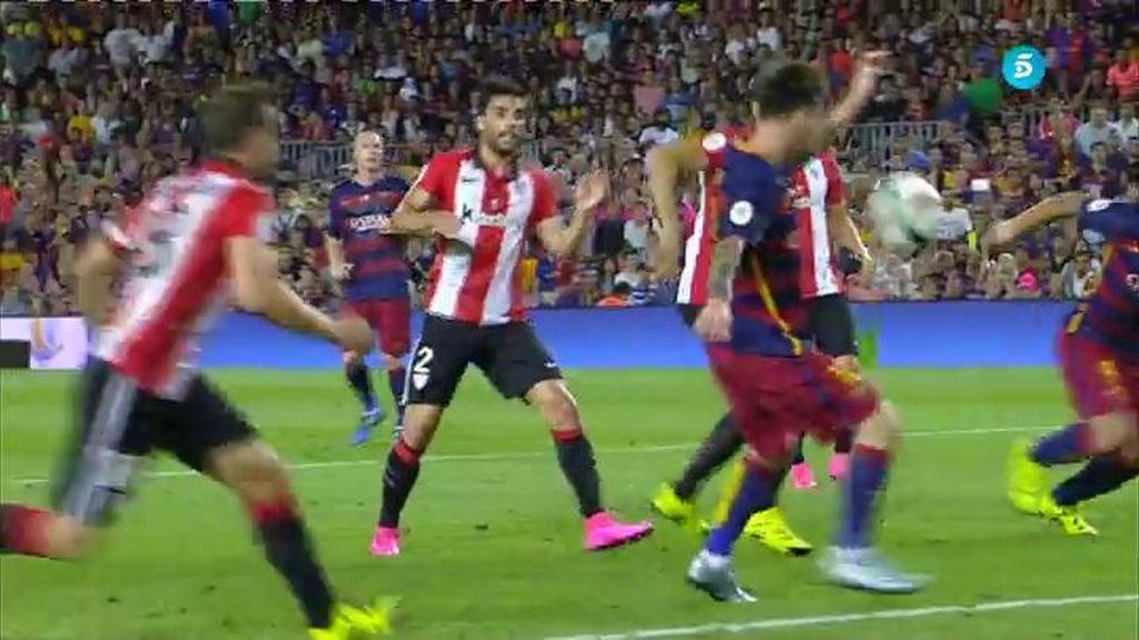 ¡Genialidad Luis Suárez-Messi! De pecho a pecho en el área pequeña y..¡Golazo!