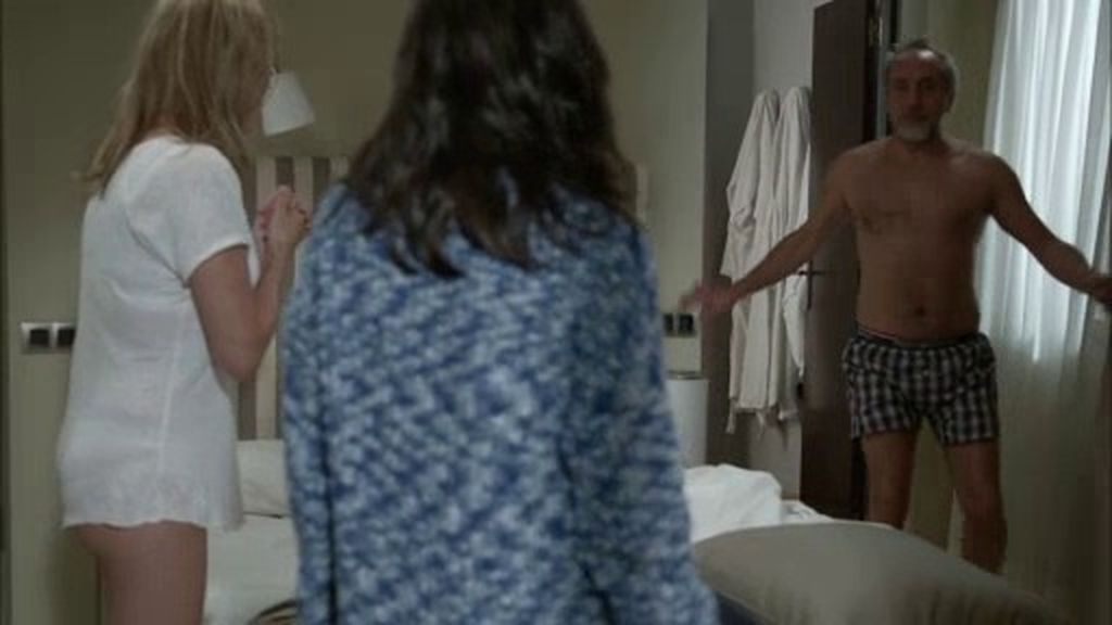 Sonia sorprende a sus padres durmiendo juntos en el mismo hotel de París