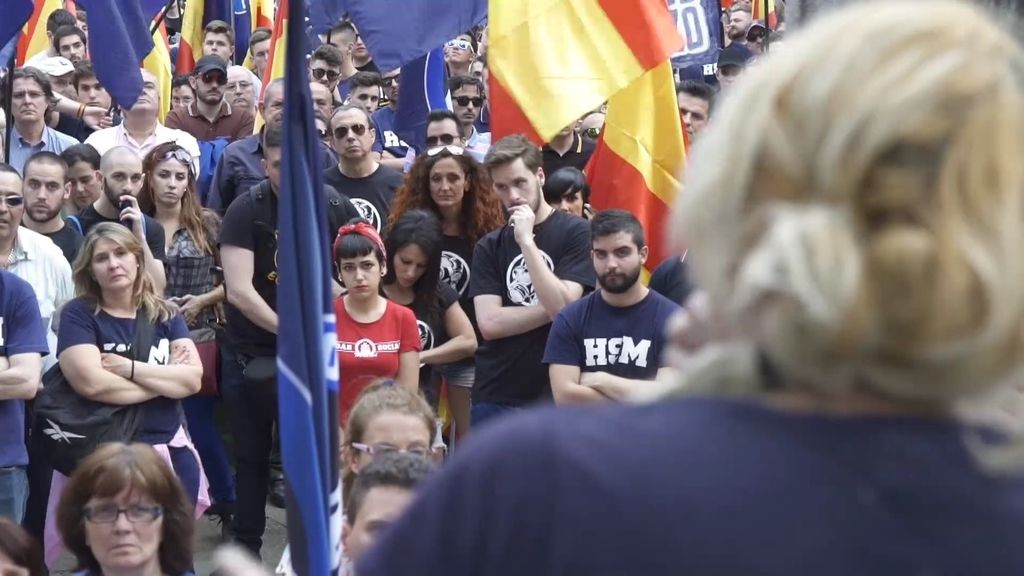 Hogar Social Madrid ofrece ayudas solamente a ciudadanos españoles blancos