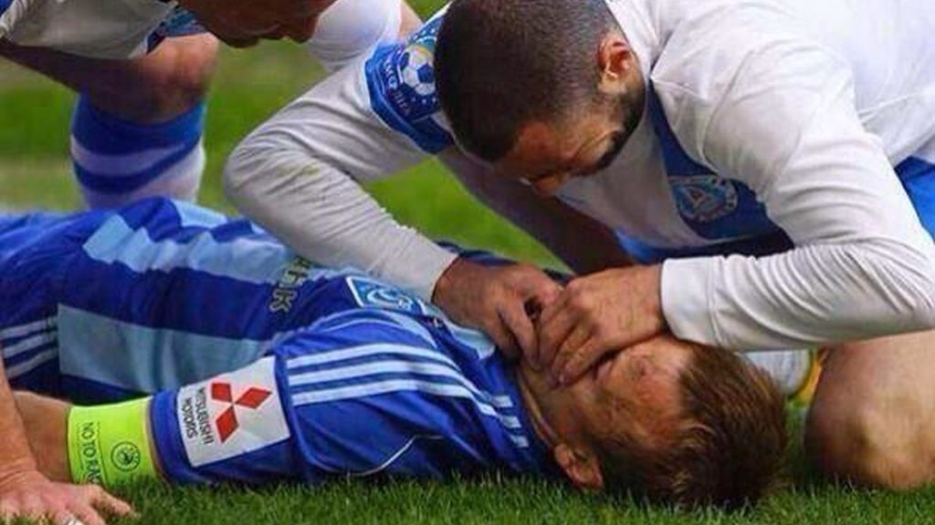 Kankava, del Dnipro, le salvó la vida a Gusev, al evitar que se ahogara con su lengua
