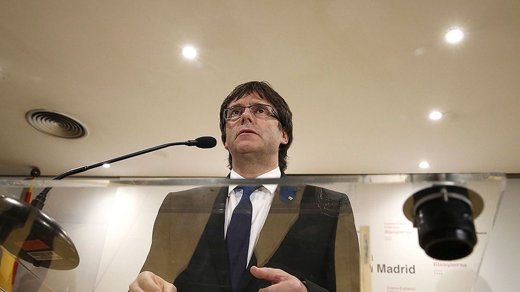 Puigdemont no ve "vocación de entendimiento" con Rajoy sobre la independencia