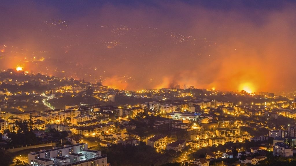 Pánico y caos en Madeira por un incendio fuera de control