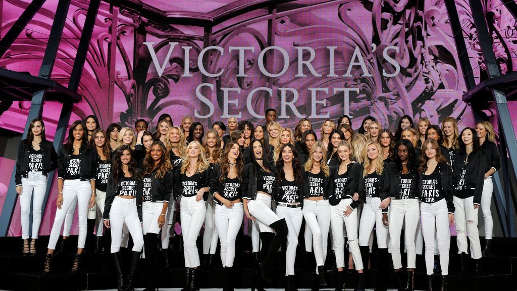 Los 'ángeles' de Victoria's Secret ya están en París para grabar el desfile de Navidad