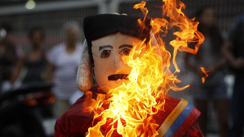 Nicolás Maduro se quema