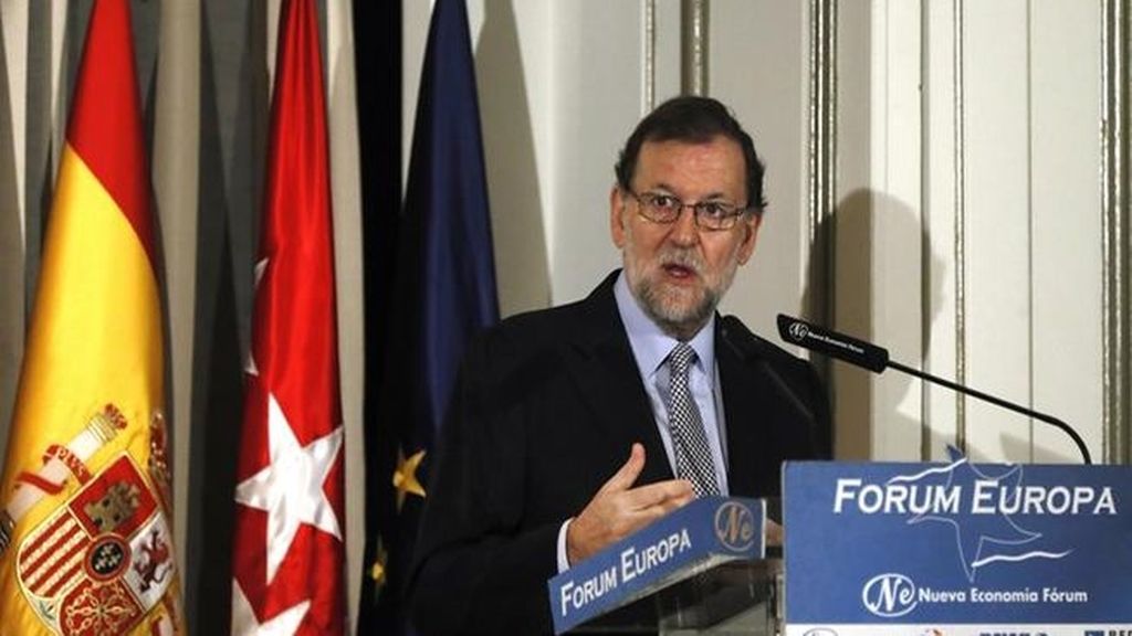 Rajoy ve "muy razonable" la abstención y apela a la "voluntad política"