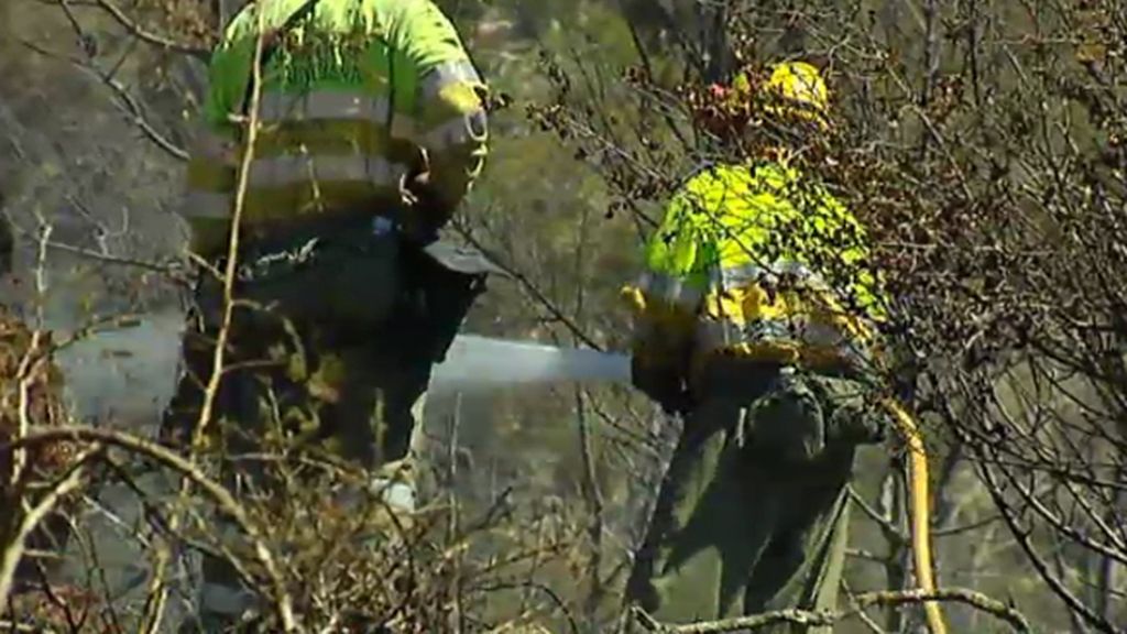 Continúan las labores para acotar el incendio en el Parque Natural del Montgó