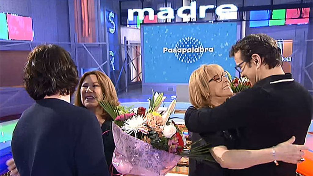 Flores para mamá: Luis Merlo y Javier Collado homenajean a sus madres