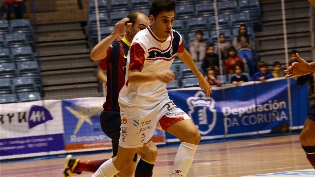 El Barcelona Alusport acaba con la imbatibilidad del Santiago Futsal en Sar (3-7)