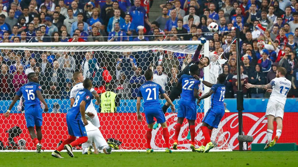¡Impresionante parada de Lloris cuando Islandia cantaba ya el segundo gol!