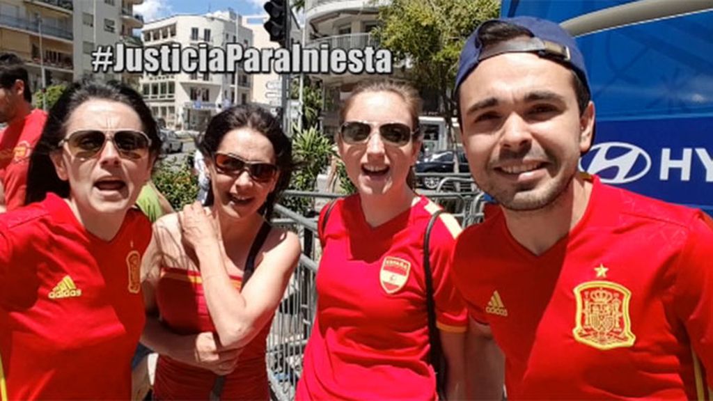 En Niza también piden #JusticiaParaIniesta: la 'Iniestamanía' se extiende por el mundo