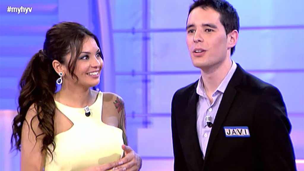 Javi se quita el uniforme de vigilante Javi se quita el uniforme de vigilante