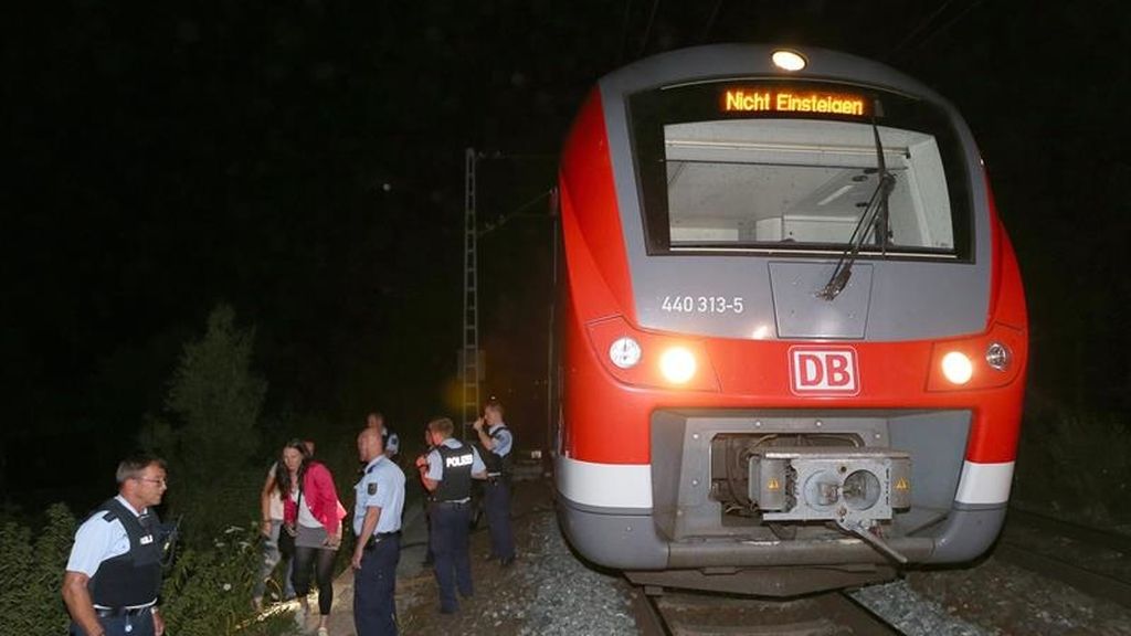Un adolescente afgano ataca con un hacha a varios pasajeros en un tren en Alemania