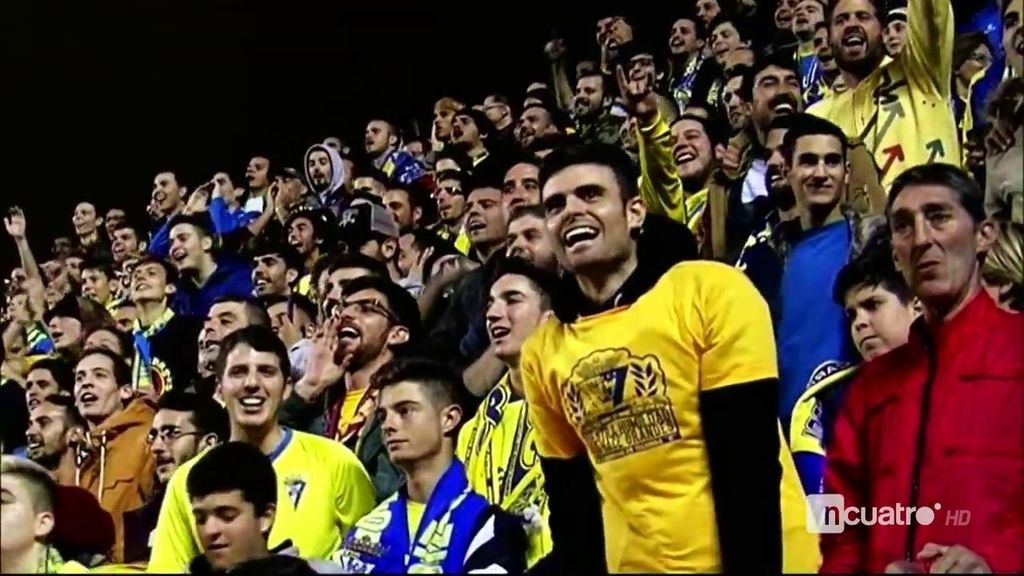 Los cánticos de guasa de la afición del Cádiz por la alineación indebida del Madrid