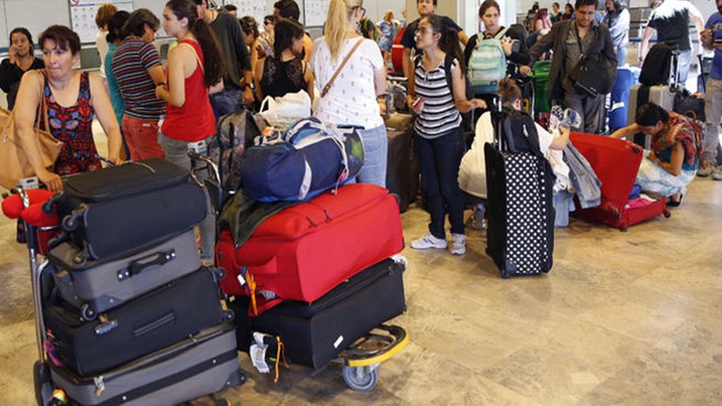 Aeroméxico deja sin volar en Barajas a cientos de pasajeros