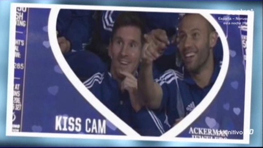 ‘Air’ Messi presenció el Washington-Indiana… ¡y la ‘Kiss Cam’ le pilló con Mascherano!