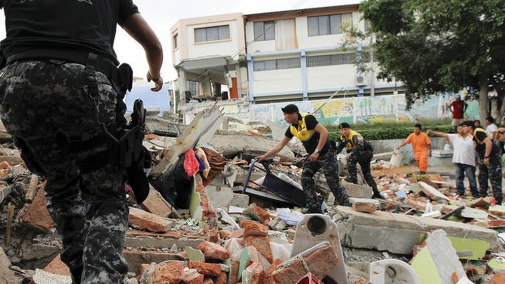 La desolación en las tres localidades más afectadas por el terremoto de Ecuador